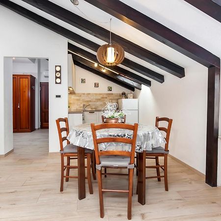 Rovigno Bella Sea View Apartment Luaran gambar