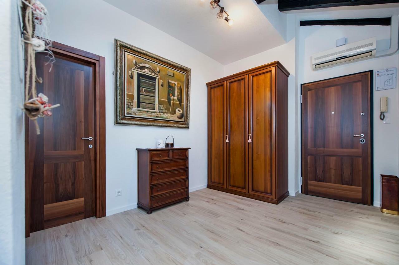 Rovigno Bella Sea View Apartment Luaran gambar