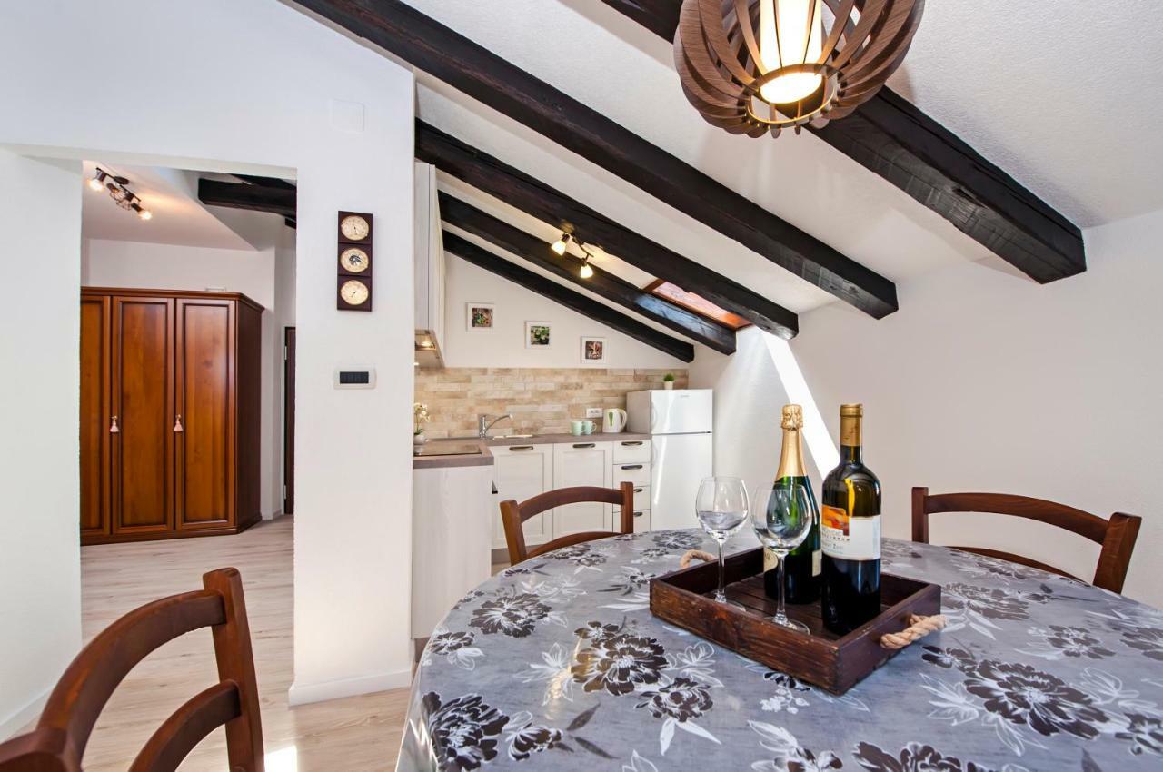 Rovigno Bella Sea View Apartment Luaran gambar
