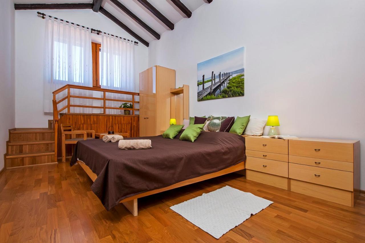 Rovigno Bella Sea View Apartment Luaran gambar