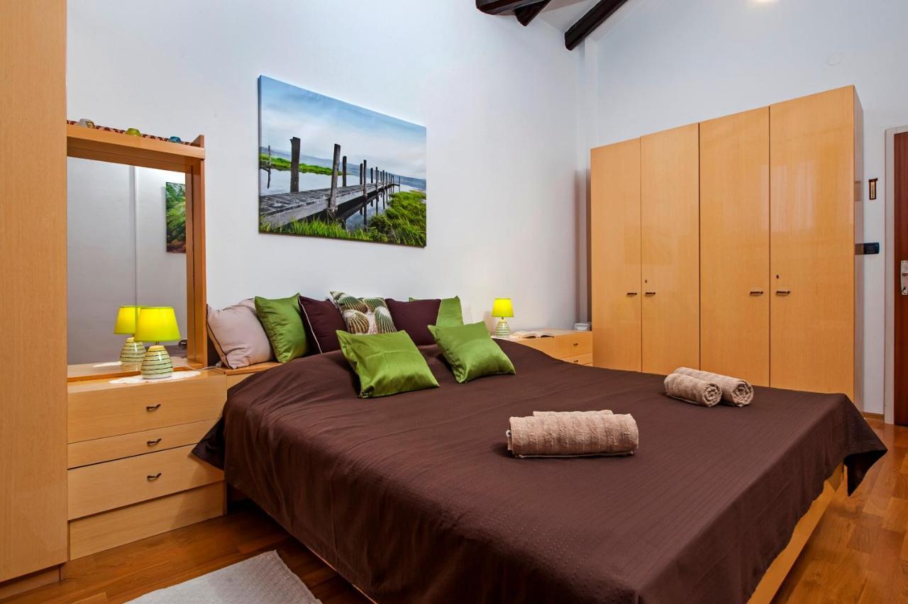 Rovigno Bella Sea View Apartment Luaran gambar